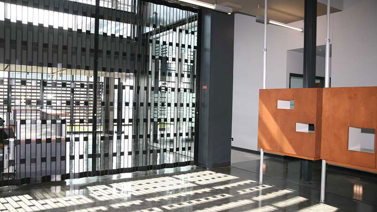 MobilFlex: Institutional Folding and Rolling Security Enclosures